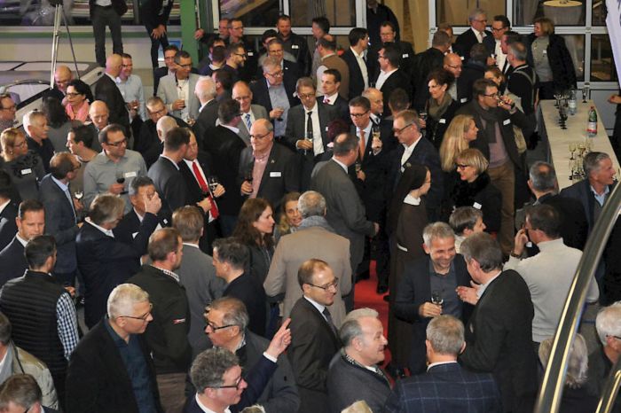 Entrepreneurs networking at a ProWirtschaft NW/Engelberg event